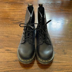 Brand NEW Dr. Martens 1460 combat boots sz8